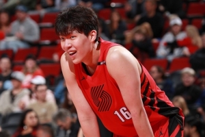 媒体人：瀚森不去鱼腩球队几乎无法在常规时间登场 快船&篮网合适