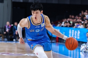 媒体人：曾凡博的快攻没了当年的冲劲 他未来在CBA难再有质的提高