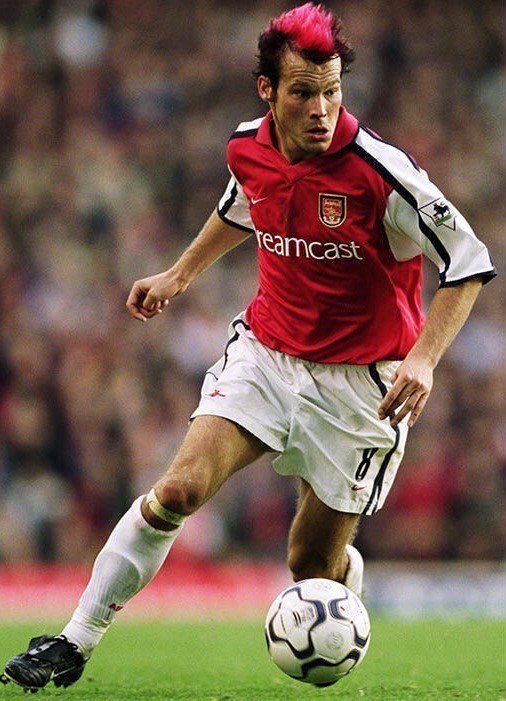 复古型男 简评永贝里对英超时尚潮流的影响