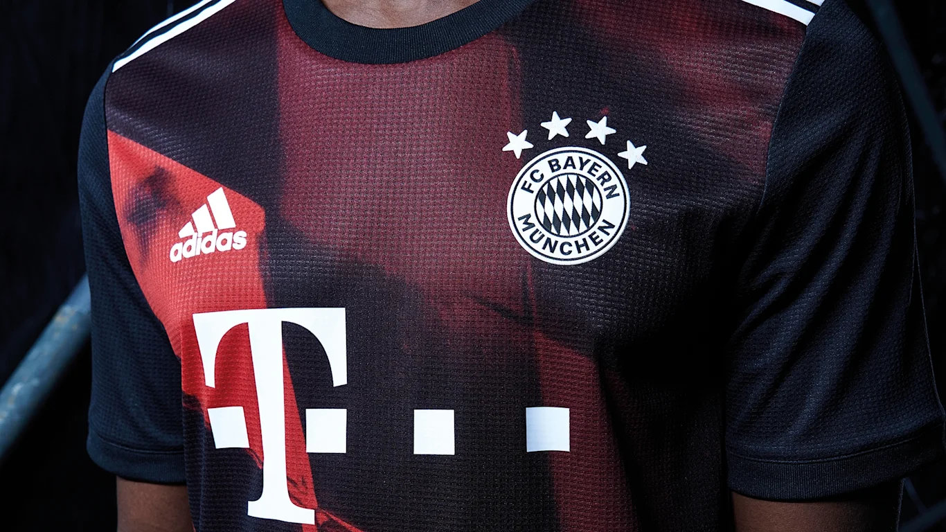 拜仁发布新款第三客场球衣，设计采用菱形图案致敬安联球场