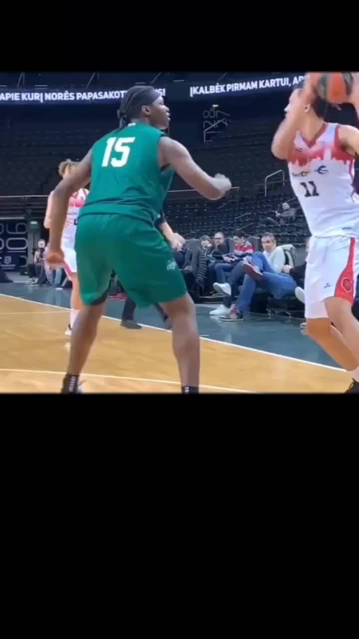 原地抓帽！杀伤力不大 侮辱性极强