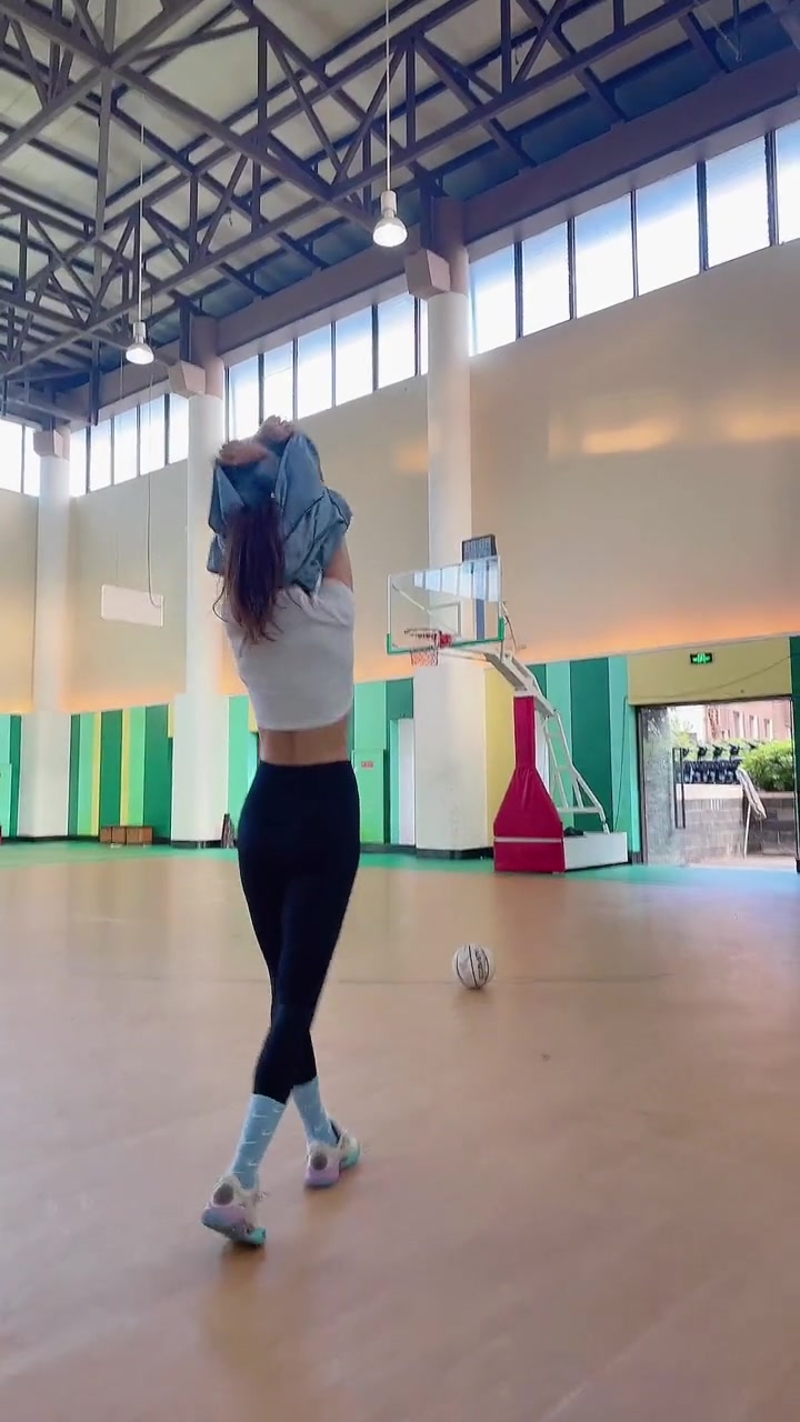 你喜欢这样的篮球女孩吗？