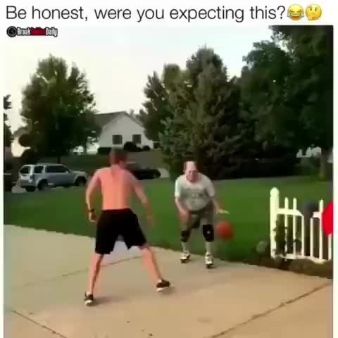 你大爷永远是你大爷！这位球场老大爷真是骚爆了