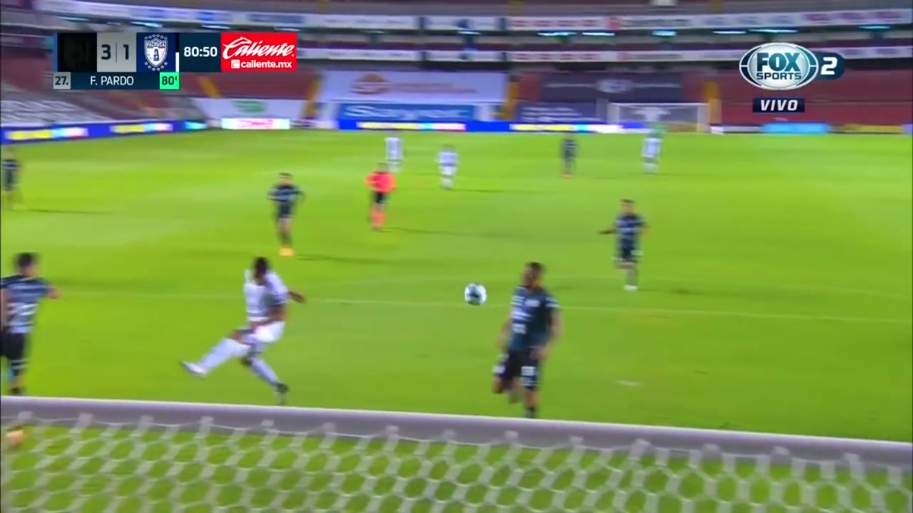 木桩式防守的下场 门前停球停进球门送乌龙