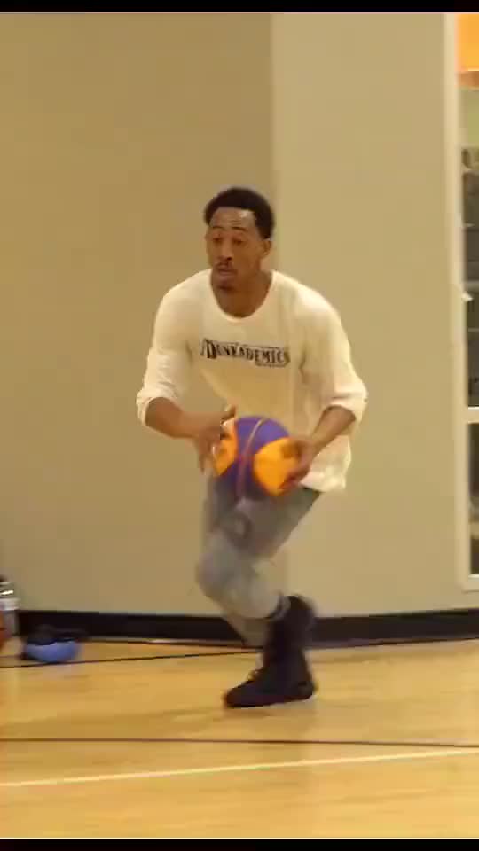 双胯下！这扣篮你打几分？