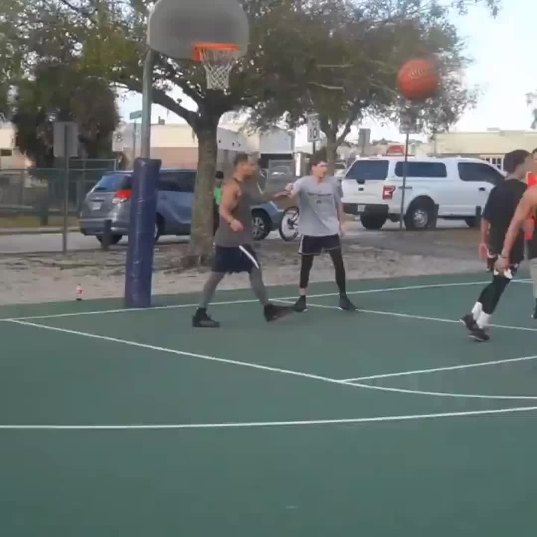 励志！独臂小伙扎克-霍斯金斯街球场集锦