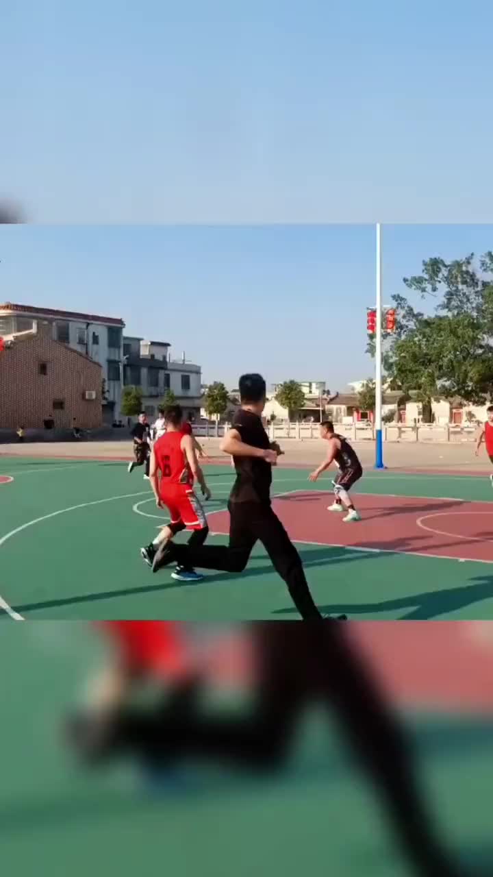 好腰力！第一球这空中漫步什么水平