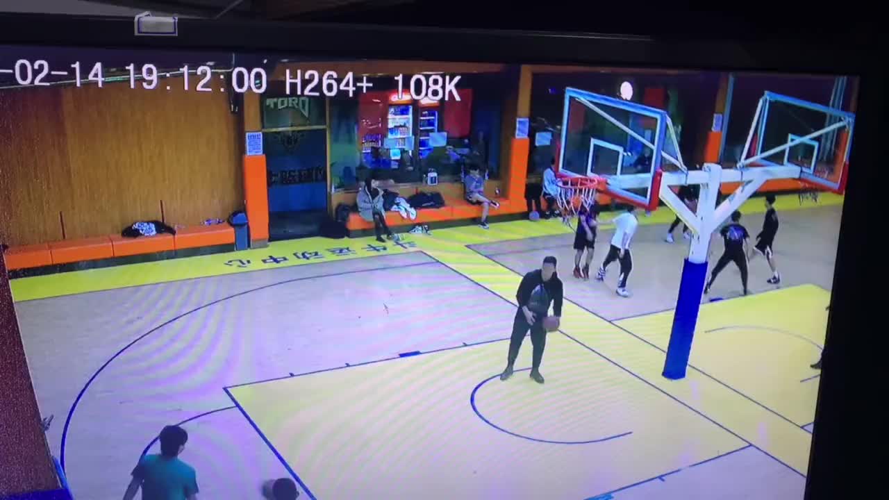 篮筐直接没了？最怕空气突然安静