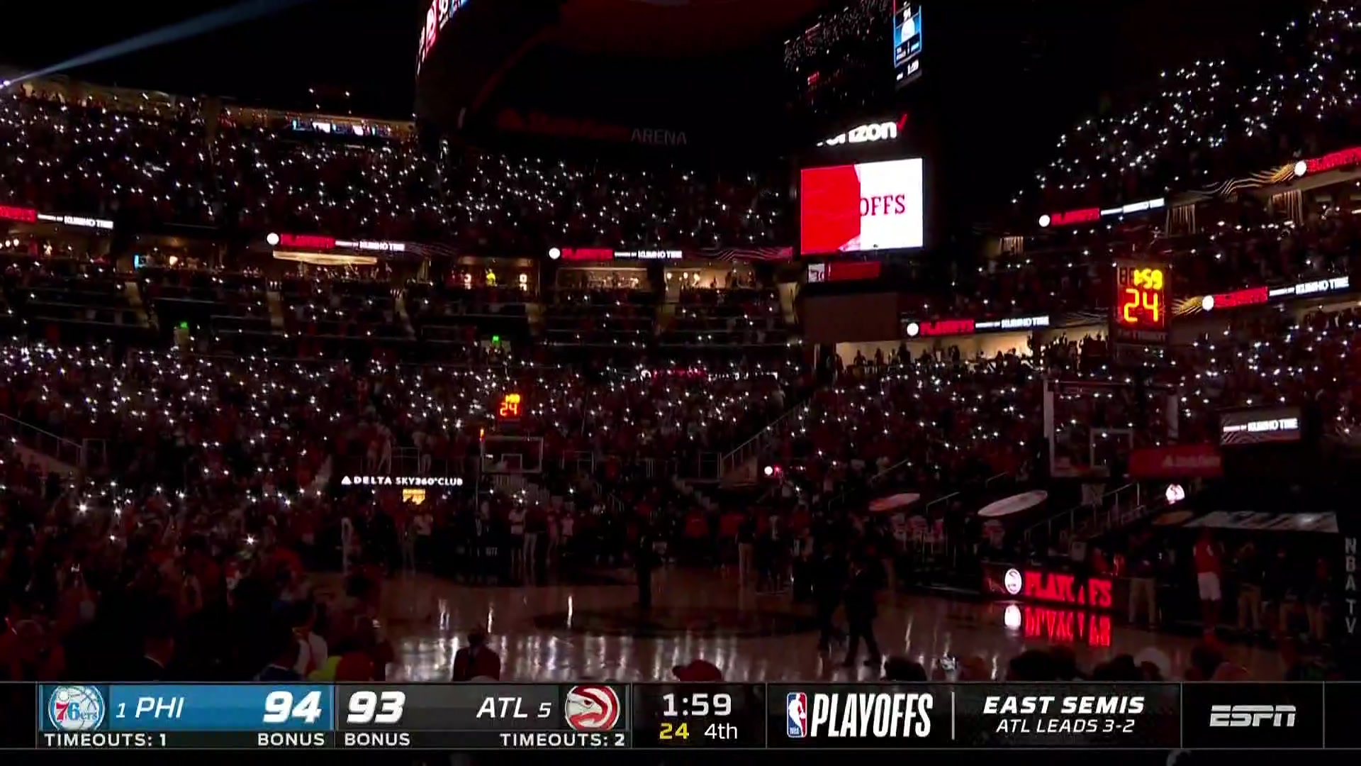 老鹰主场突然停电 球迷们把比赛搞成演唱会