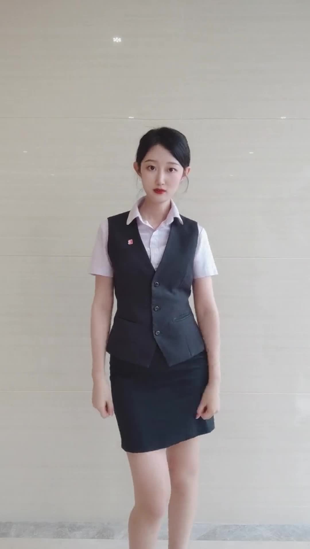 爱了爱了光大银行小姐姐在线跳摇摇舞