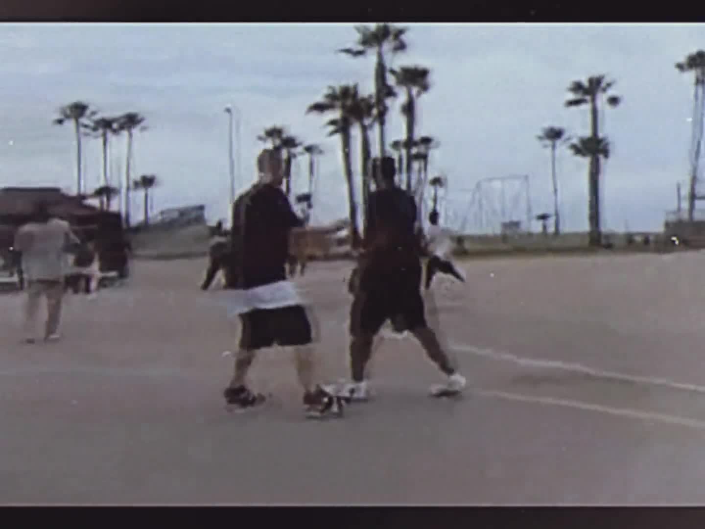 你在球场上遇过这样的兄弟吗很想知道这哥们后来有没有被揍