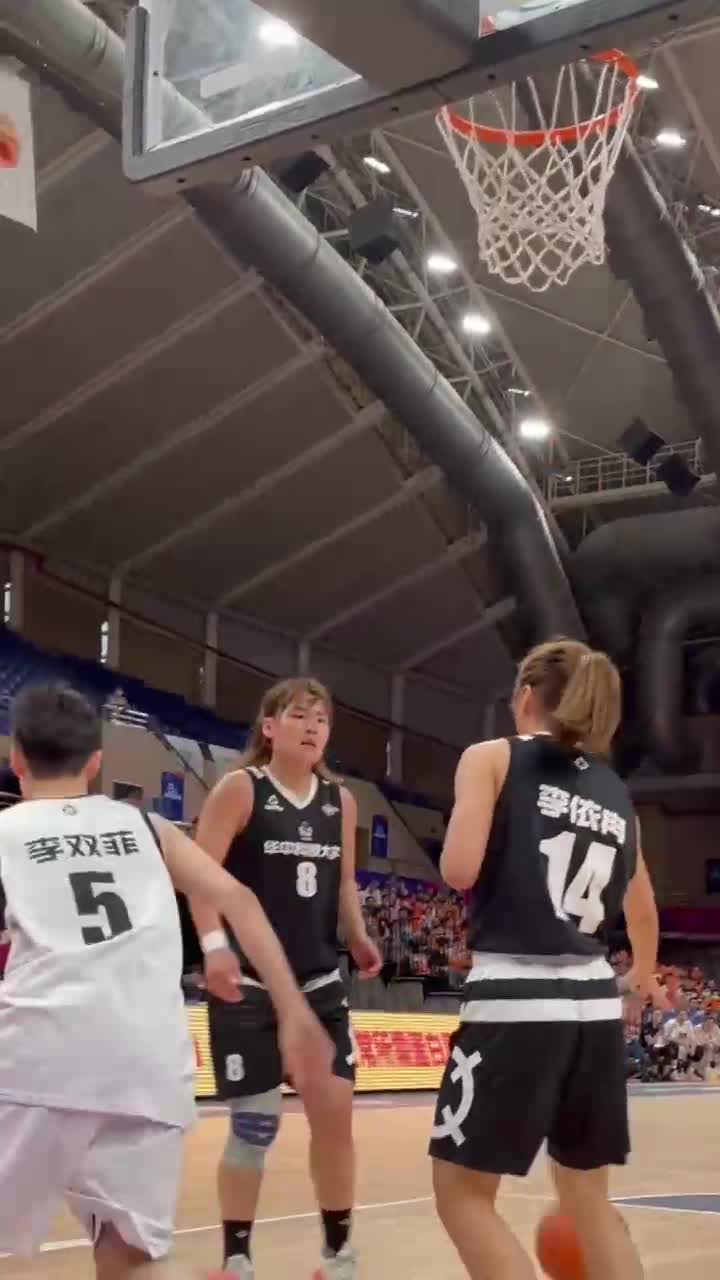 打不过下一位！“不怕女生有技术 就怕她还有身体天赋！”