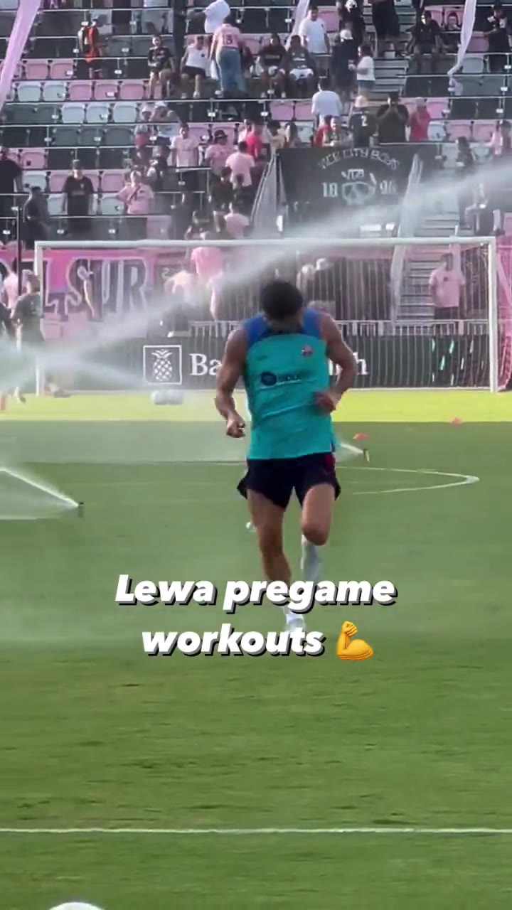 莱万的烦恼！有时候太高了也挺麻烦的