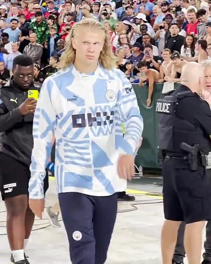 海王？球迷高呼哈兰德名字