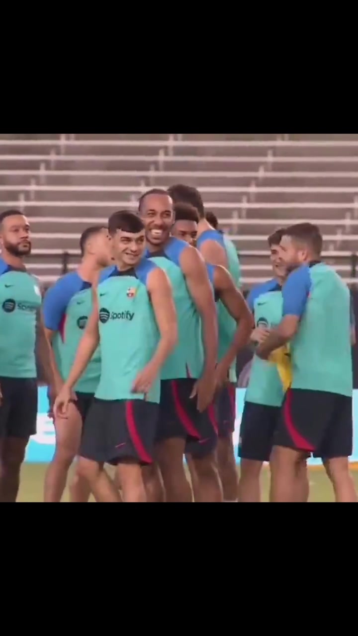 登子过来挨打！想逃避惩罚的登贝莱