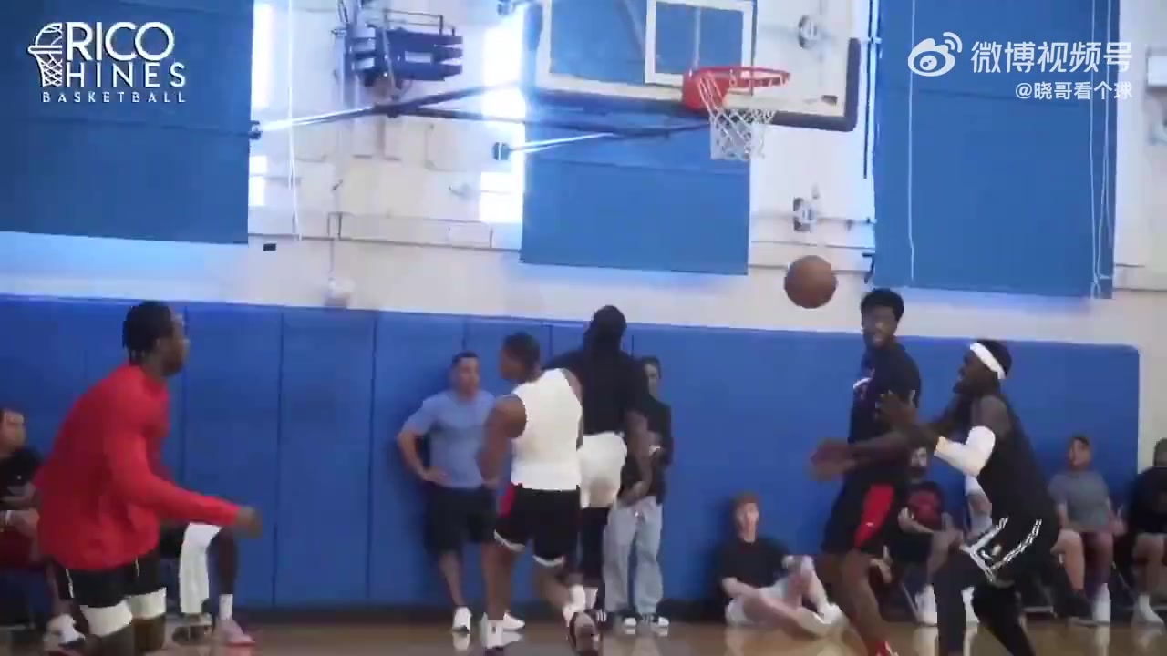 UCLA野球局，哈登面对猛龙最佳新秀巴恩斯的防守，频频吃瘪