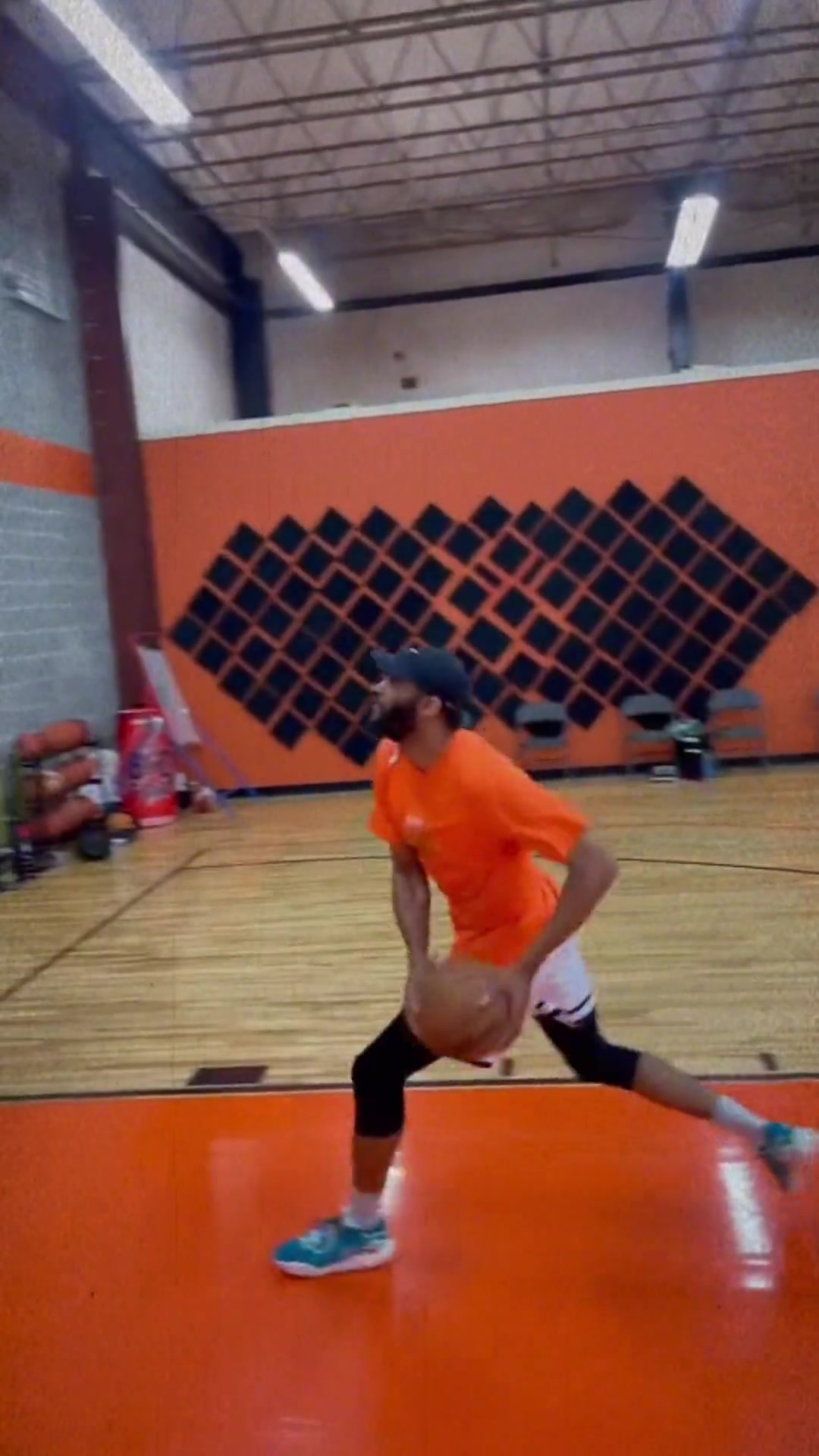 你怎么看？这一球究竟有没有走步呢~