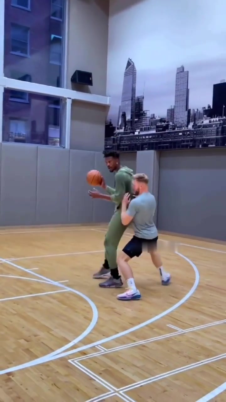 各种怒吼！一段原声的巴特勒训练视频