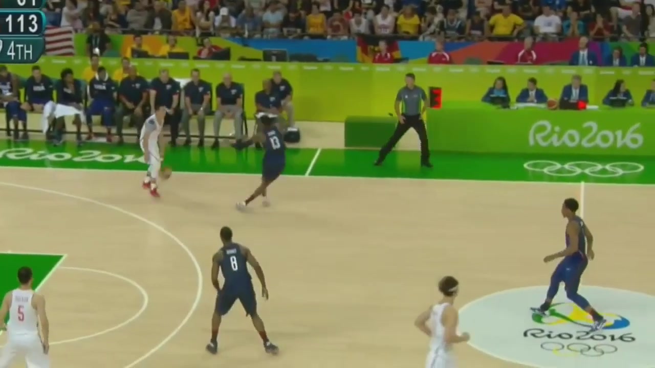 这球能吹一辈子吧！赵继伟奥运会晃倒乔治名场面