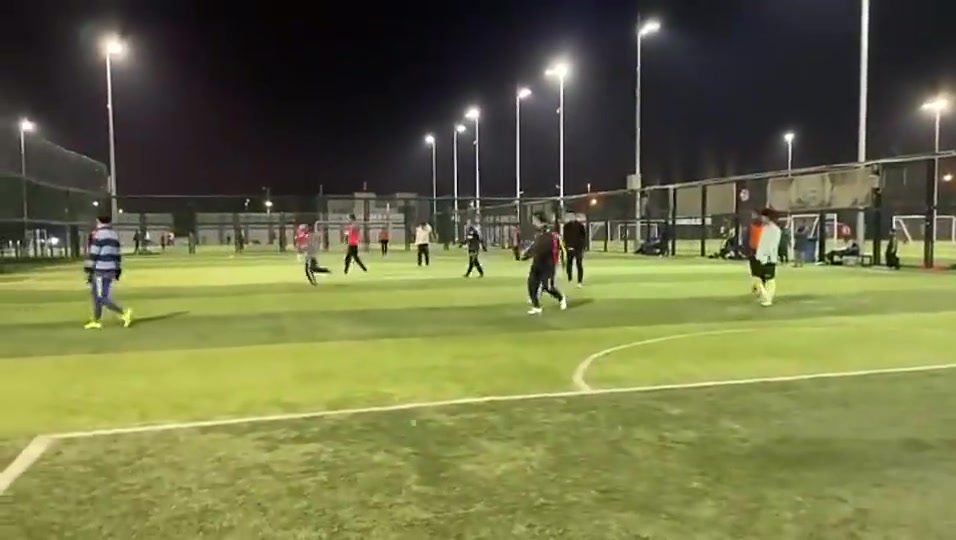 不吹不黑，鹿晗这个前插头球甩头破门如何？