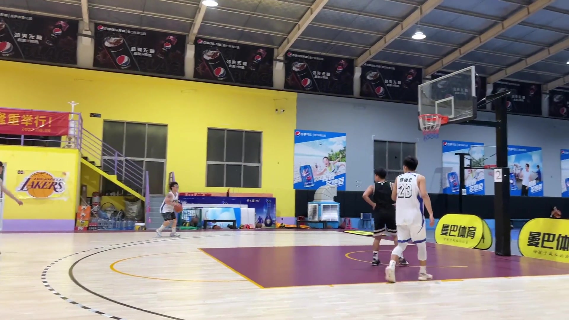 这一球让男篮和男足都沉默了