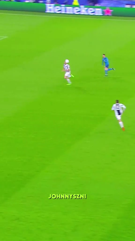 完美的倒钩进球！！回顾C罗神级倒钩进球