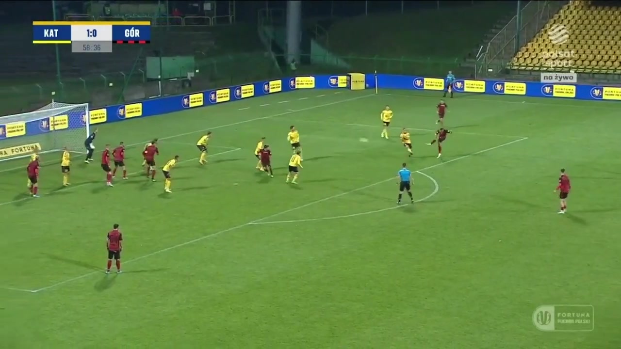 37岁波多尔斯基波兰杯两脚世界波率队晋级