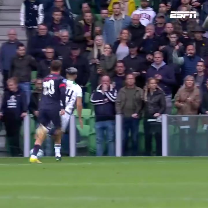 复刻锦湖回旋+穿裆过人，可惜队友没进