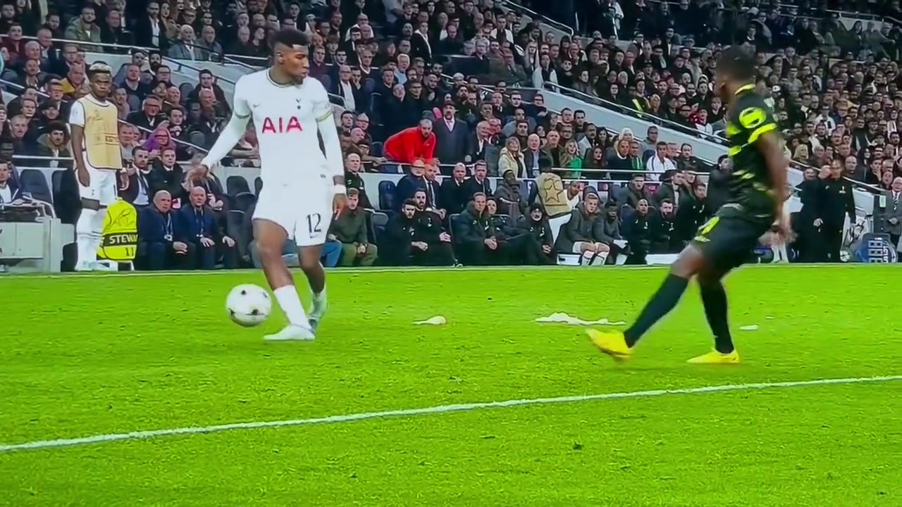 孔蒂：动动脑子！埃默森No look pass