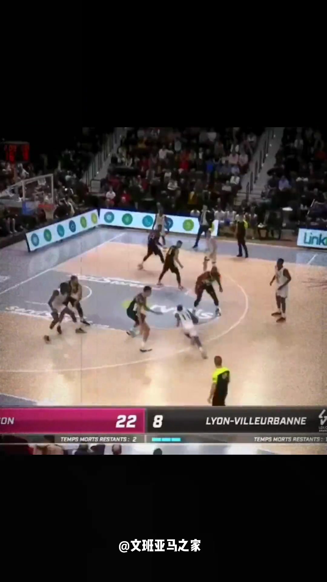 当1米67的你遇到2米20的文班亚马会发生什么画面？