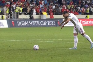 迪拜超级杯-维埃拉世界波 阿森纳3-0里昂点球2-1再胜