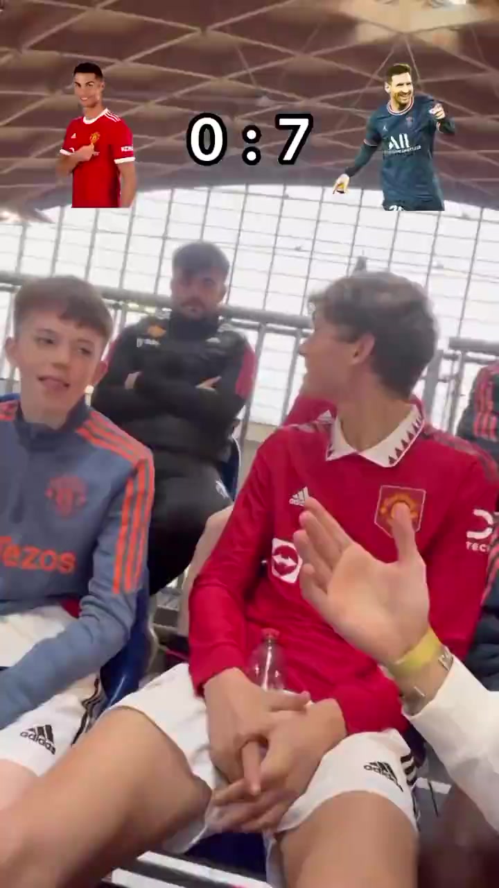 全员梅粉！采访曼联青训小将们梅西orC罗