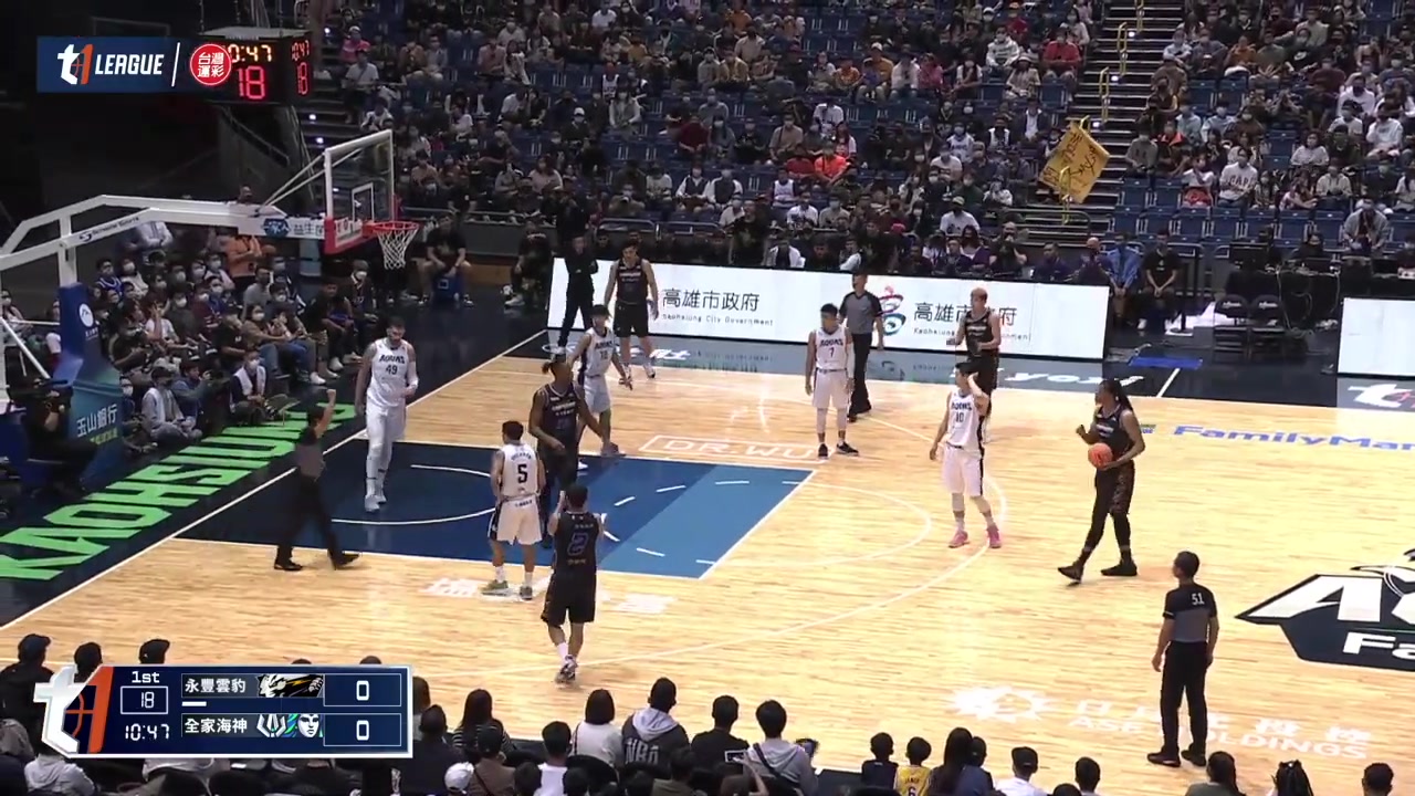 表现拉跨！霍华德12中5仅得17分13板4助，还吃到1违体+5犯