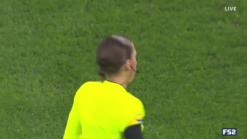 法国杯-巴尔科拉破门杰费尼奥建功 里昂2-1格勒诺布尔晋级