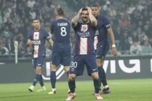 法甲-姆巴佩、梅西哑火巴尔科拉制胜 巴黎0-1里昂主场两连败