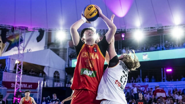 三人女篮世界杯-中国女篮17-14战胜德国进4强&半决赛对阵美国