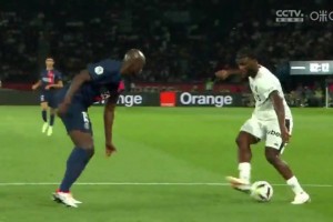 法甲-巴黎2-3尼斯吞赛季首败 姆巴佩双响+失误致丢球