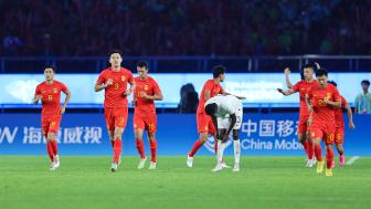 亚运男足-中国1-0卡塔尔 八强将战韩国 陶强龙制胜蒋圣龙染红