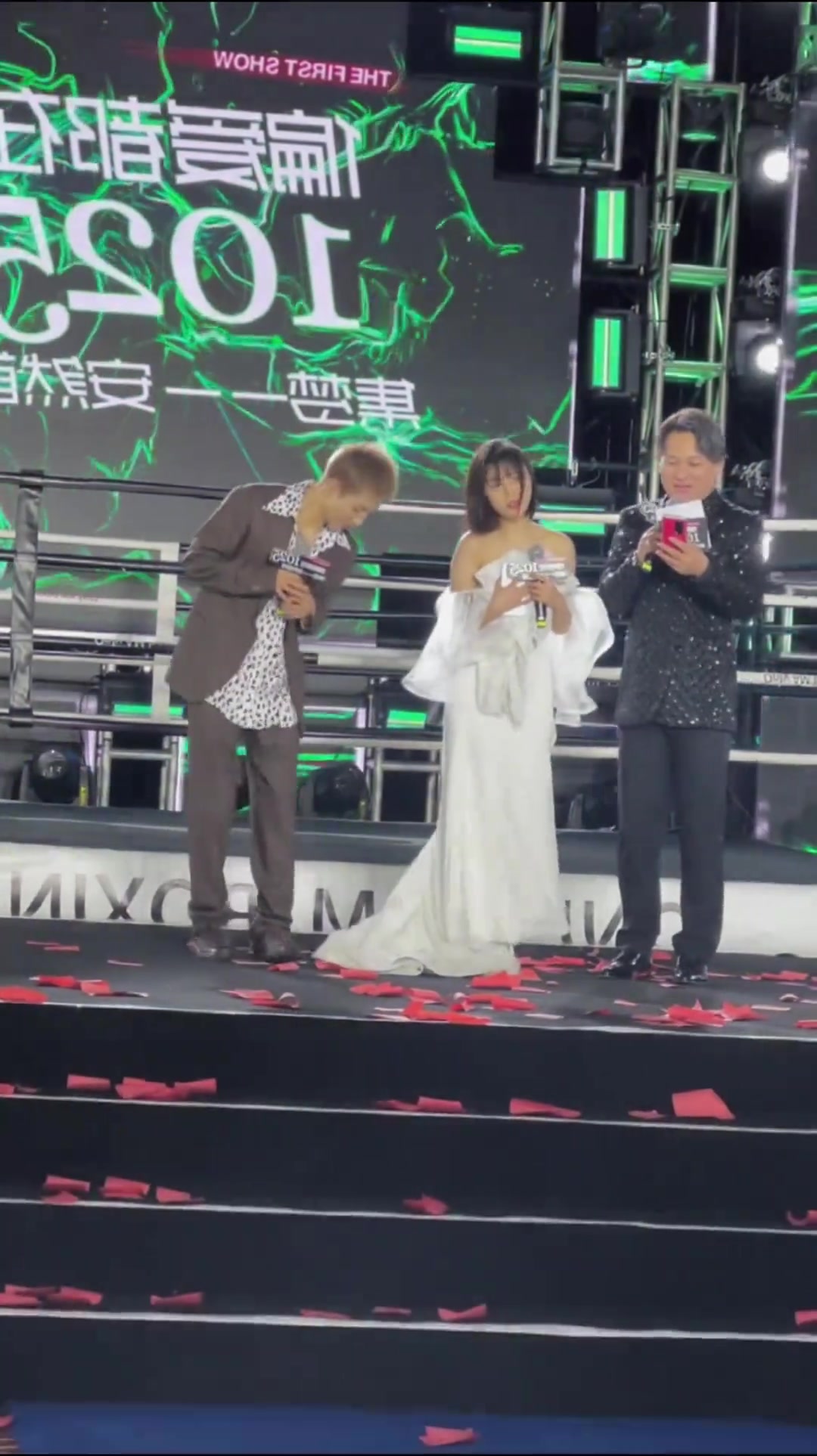 又要穿又要按，闹哪样啊这是-直播吧