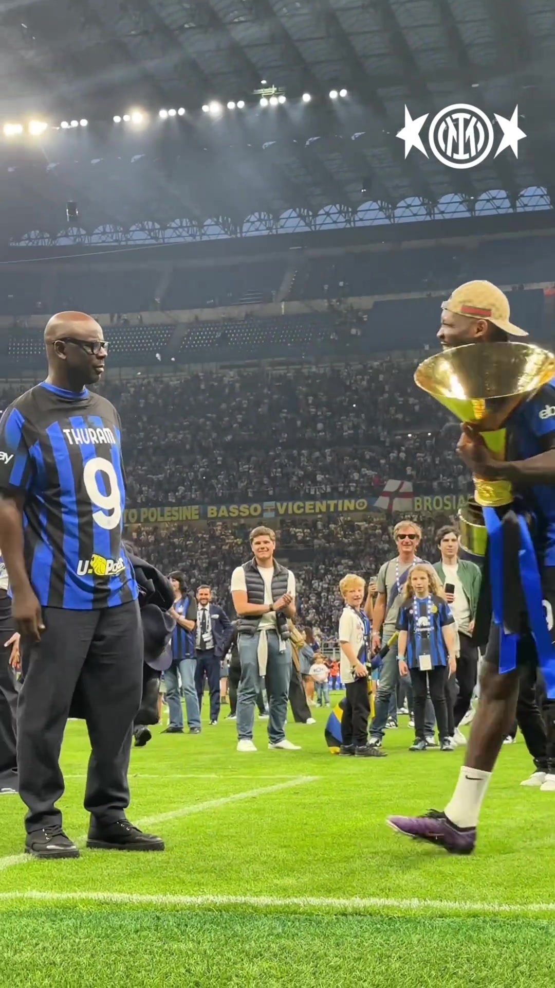 小图拉姆：爸爸，看到了吗？我做到了！