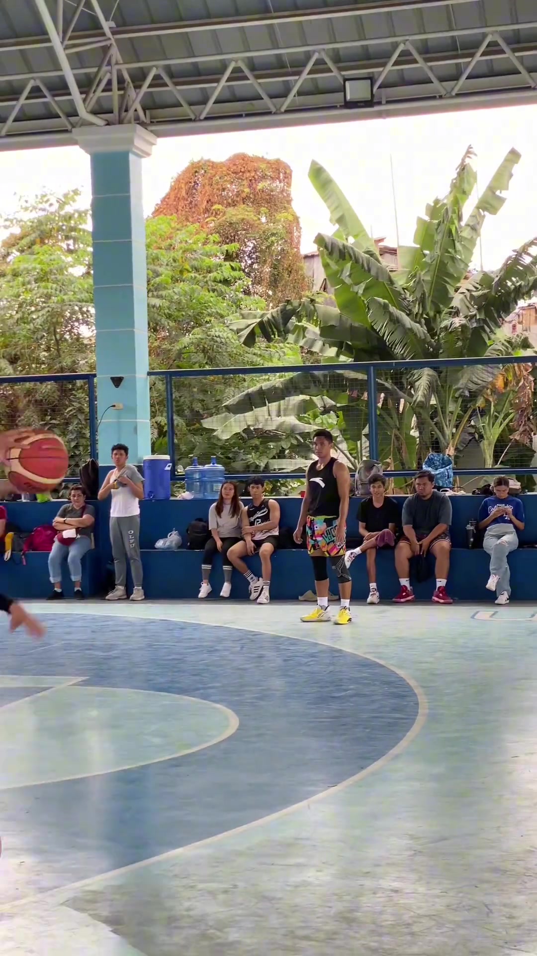 还不传球，我都快被当成观众了。