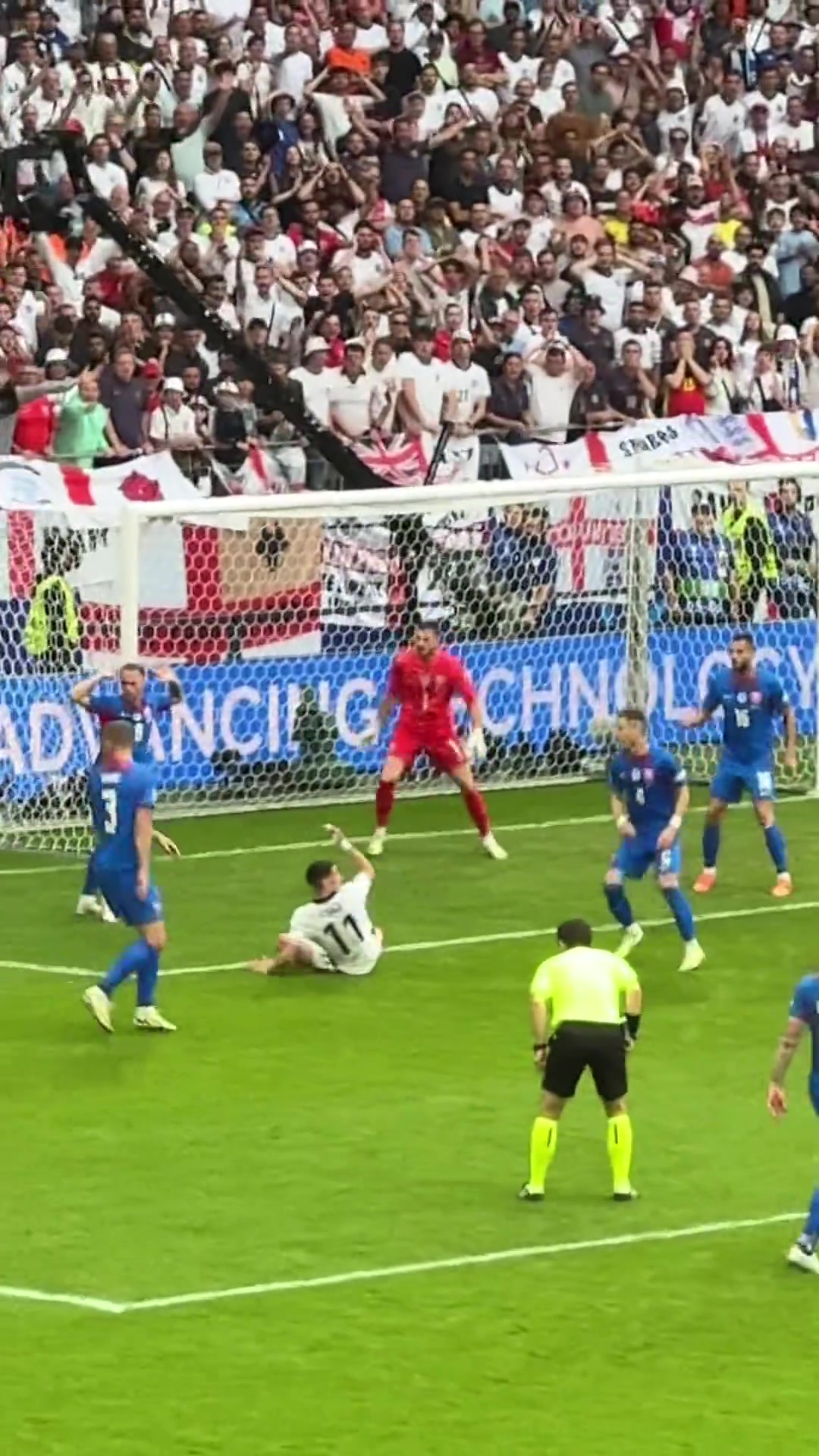 太真实了！还原英格兰九子夺嫡现场，全队都在摊手到底谁是核心？