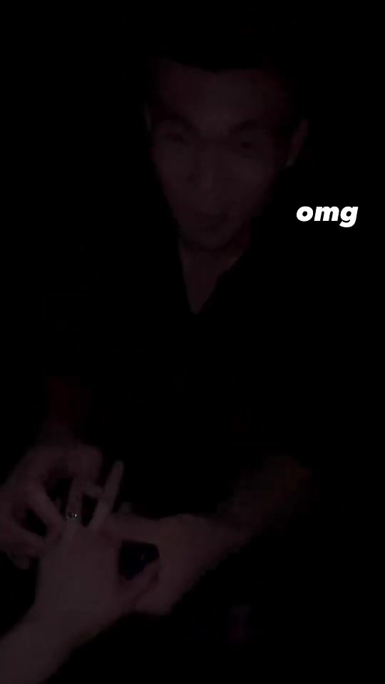 ❤️哇哦！申花门将马镇向范大将军女儿范斯晶求婚