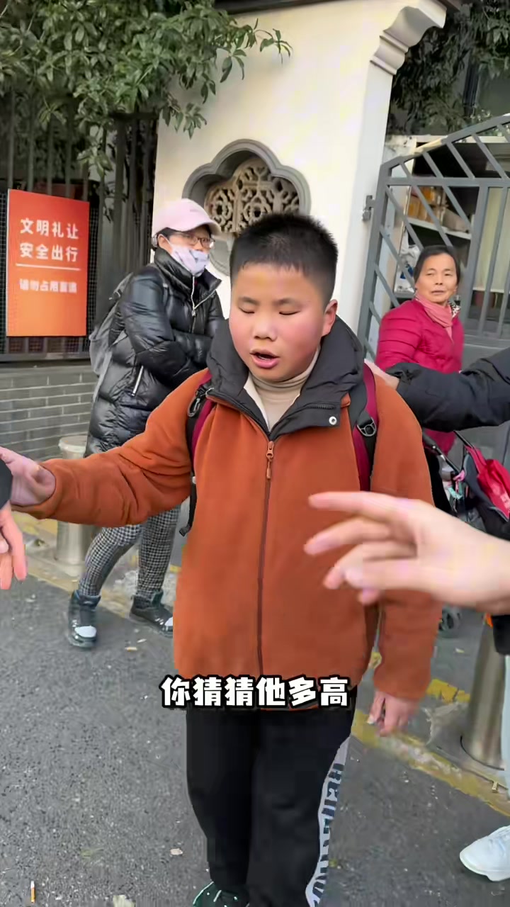 【WCBA】多点这样的环节啊！南京同曦队爱心助力两位盲人儿童