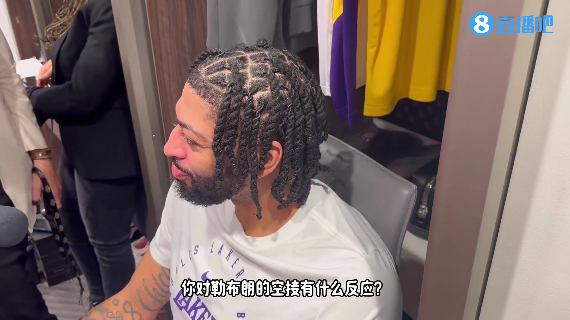 [NBA]浓眉谈老詹隔扣瓦兰：这不是他最好的扣篮之一，我还见