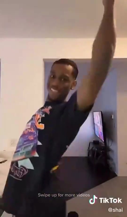 [篮球]亚历山大：早知道自己以后会成为MVP，就不跳这么傻的舞了