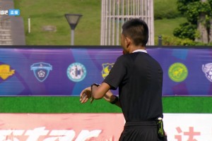 中冠-五分钟两球 烟台鑫海中天2-1逆转武汉巨星闪耀
