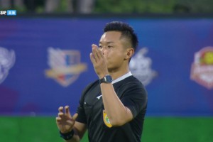 中冠-上海赛更达橘橙1-0泉州青工 张一任意球建功