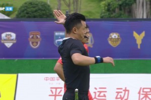 中冠-上海赛更达2-0武汉联镇 彭金阳两次失误葬送比赛