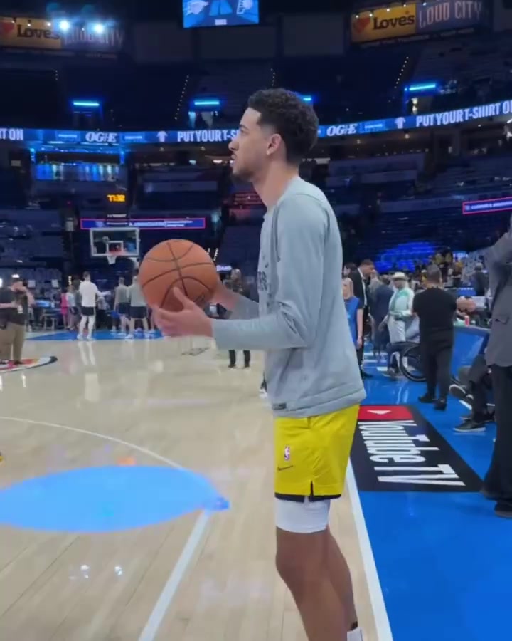 【球迷看点】判若两顿！NBA官方赛前曾晒哈利伯顿22秒底角三